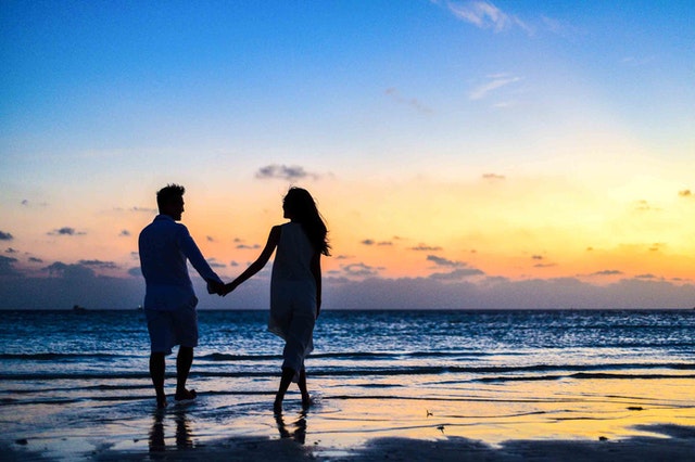 Comment épargner pour partir en vacances quand on est en couple ?